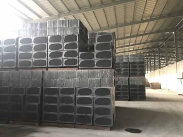 建筑外墻保溫板選用石墨改性水泥基保溫板，A級(jí)防火，施工方便，粘接好，壽命長(zhǎng)